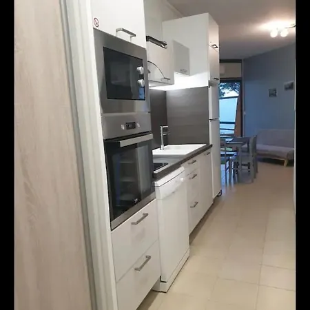 Chez Celine & Rudi 公寓 *